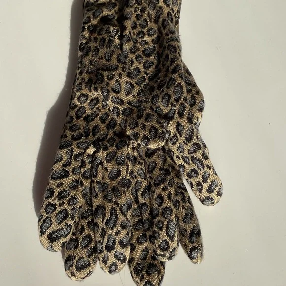 Steve Madden Long Animal Print Gloves. NWT - Picture 2 of 9